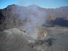 Raung crater